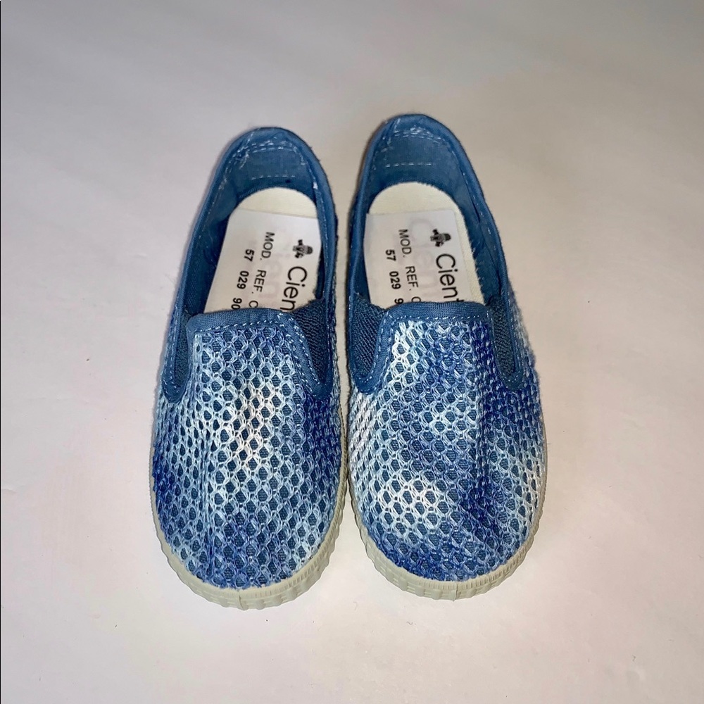 Cienta shoes.